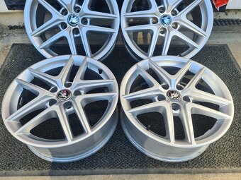ALU DISKY AUDI 5X112 R17 6,5J ET28 - 3