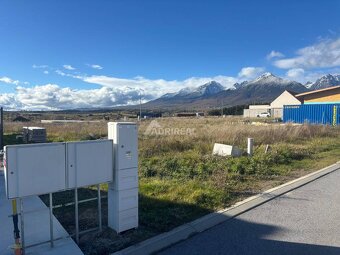 PREDAJ: STAV.POZEMOK S IS; 699 m2; Poprad - Mlynica; 135.000 - 3