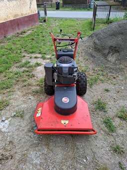 Kosačka na vysoku travu a kroviny - 3