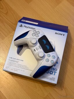 DualSense Wireless Controller Astro Bot Limited Edition V2 - 3
