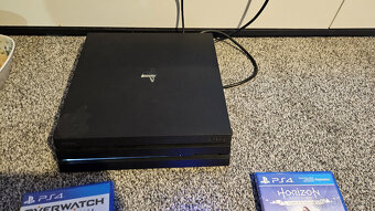 Sony Playstation 4 Pro 1TB s hrami a joypadom - 3