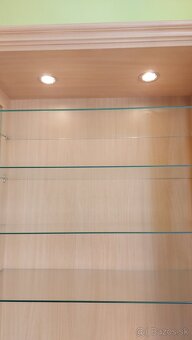 Vitrínová skriňa - 3