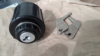 Trabant,Wartburg barkas a pod. - 3