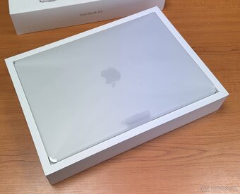 MacBook Air 15 M3 16GB/256GB - nepoužity - 3