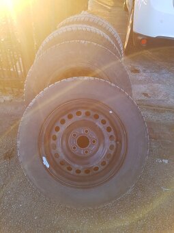 Predám sadu zimných pneumatík na diskoch Pirelli - 3