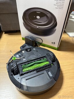 iRobot Roomba e5 - 3