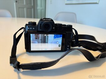 Fujifilm X-T200 + 15-45 mm f/3.5–5.6 - 3