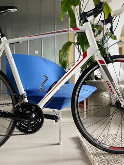 Predám Giant DEFY - 3