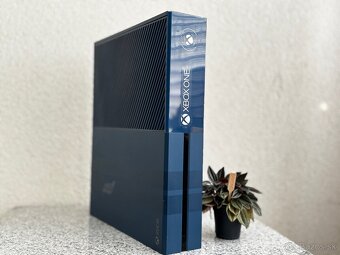 Predám Xbox One Forza edition - 3