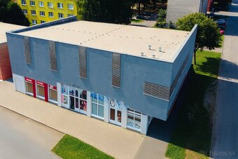 Na predaj reprezentatívna budova v centre mesta Trebišov - 3