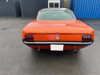 Ford Mustang Fastback z roku 1966 - 3