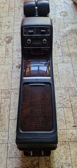Stredový panel TUNEL na Audi A8L D3 - 3