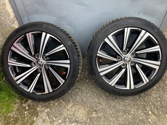 Originál Toyota 5x114,3 - 225/45R17 zimné - 3