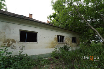 Na predaj usadlosť na samote s veľkým pozemkom (12ha) Okoč - 3