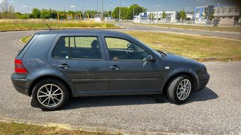 Volkswagen Golf 4 1.6 16v Benzín - 3