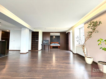 Predaj - novostavba s terasou na začiatku Karlovej Vsi - 3