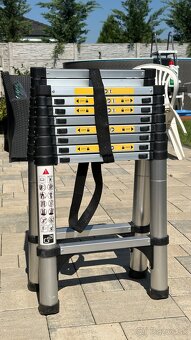 Predám teleskopický rebrík G21 - 3