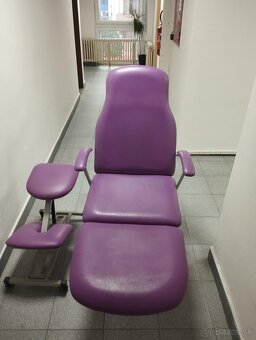 Kozmetické polohovateľné kreslo a kľakatko - 3