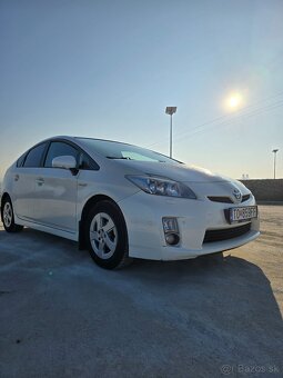 Toyota prius - 3