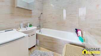 NA PREDAJ zrekonštruovaný, 3 izbový byt /83m2/ s dvomi balkó - 3