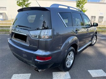 Mitsubishi Outlander 2.0D 7-miest 103KW 4x4 - 3