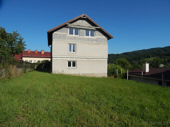 EXKLUZÍVNE-SPEKTRUM REALITY- Na predaj 7-izbový rodinný dom - 3