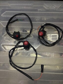 Tlačitko  stop/ start motor - 3