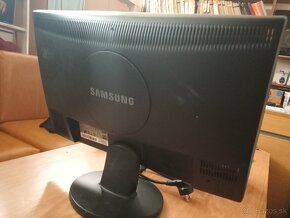 Predám lcd monitor Samsung 22435N - 3
