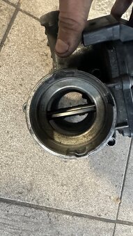 Predam egr a škrtiaca klapka 2.0 TDi - 3