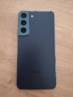 Predám Samsung Galaxy S22 5G – 128 GB - 3