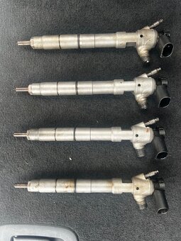 Predám vstrekovacie trysky D004LC3 / 04L130 277BF - 3