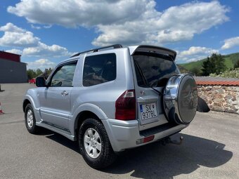 Mitsubishi Pajero - 3