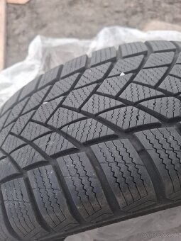 Zimne pneu 215/45 R16 - 3