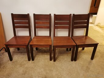 Predam masivne borovicove stolicky - 3