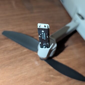 DJI Mini 4K telo - 3