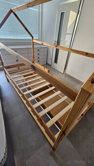 Postel so zabranou v tvare domceka - 3