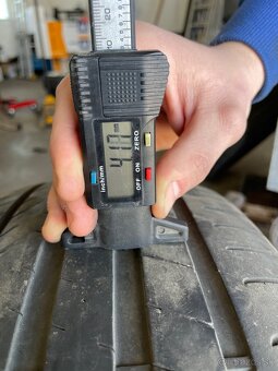 Pirelli scorpion 235/55r18 - 3