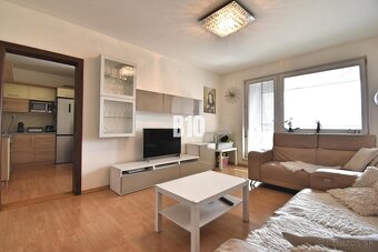 REZERVOVANÉ Zrekonštruovaný 3 izbový byt, 2x loggia - Vlčinc - 3