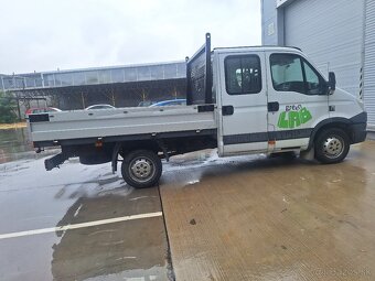 IVECO DAILY 2,3 DIESEL VALNÍK 7 MIESTNY 2014 ROK - 3