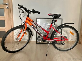 Predám zachovalý juniorský bicykel DEMA Iseo 26" – málo jaz - 3