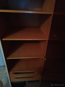 Kvalitna stabilná skriňa s nadstavcom policova - 3