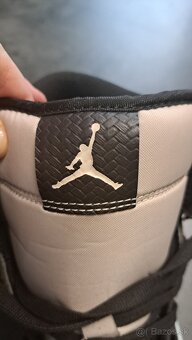 Nike Jordan Mid 1 - 3