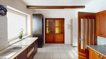 Na predaj priestranný 3-izbový rodinný dom v obci Tvrdomesti - 3