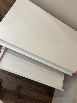 dievčenský rastúci stolík - 3