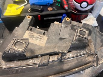 Predne svetla Audi a4 b6 - 3