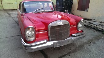 Predám Mercedes W111 220Sb heckfolese veľké krídlo - 3