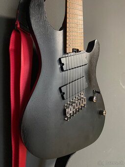 7 strunová gitara Cort KX307MS Black - 3