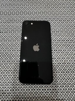 iPhone SE 2020 - 3