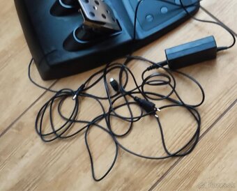 Predám Logitech G29 volant + pedále (PS4/PS5/PC) - 3