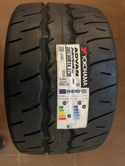 Predam 2ks nove Yokohama AD09 285/30 R18 - 3